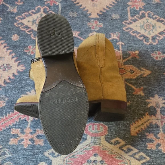 Tecovas Suede Short Western Boots in Tan - Picture 4 of 6